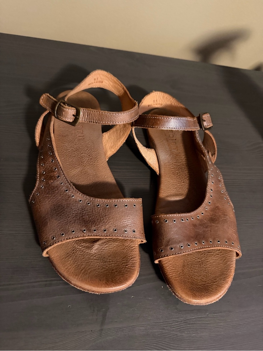 Bed Stu Auburn Brown Leather Buckle Sandals - Picture 4 of 8